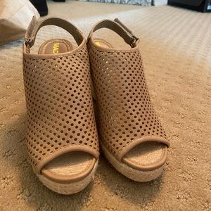 Madeline Girl Wedges (size 7)
